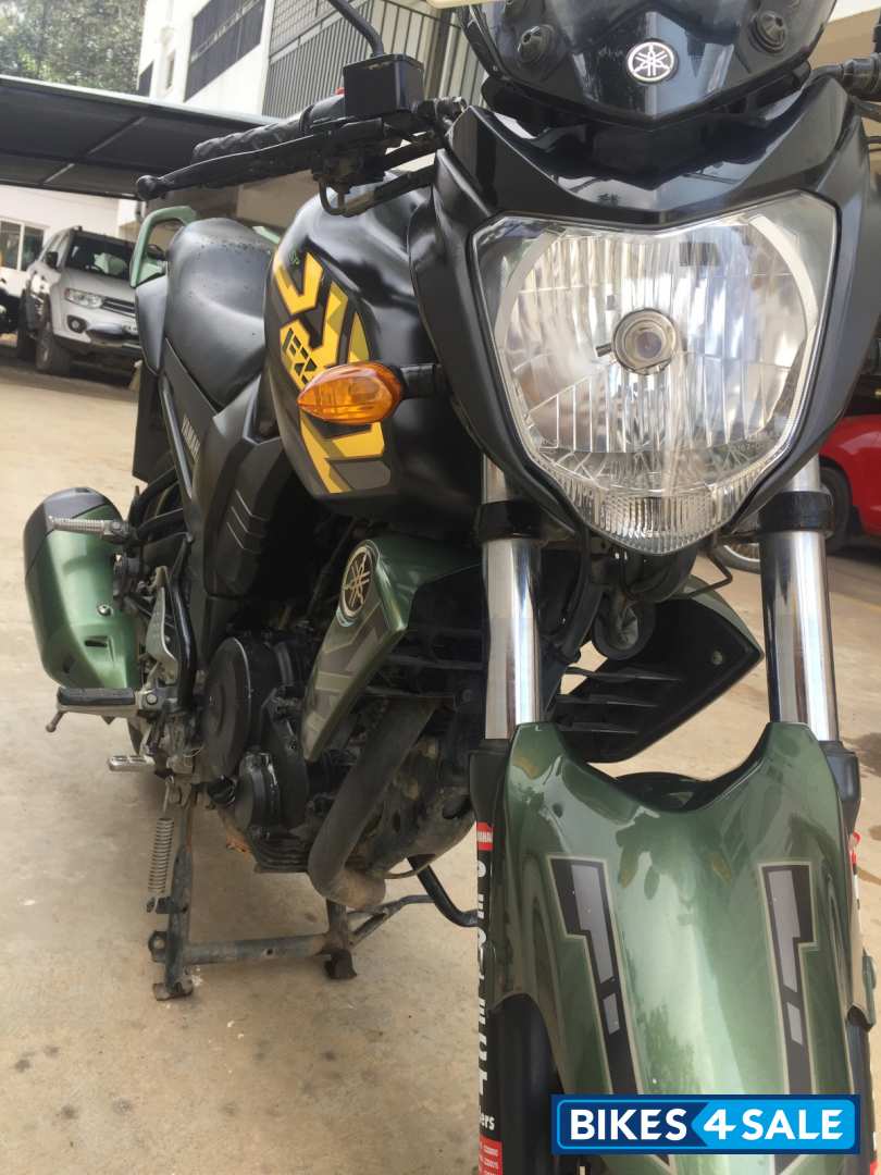 Battle Green Yamaha FZ-S Battle Green Yamaha FZ-S