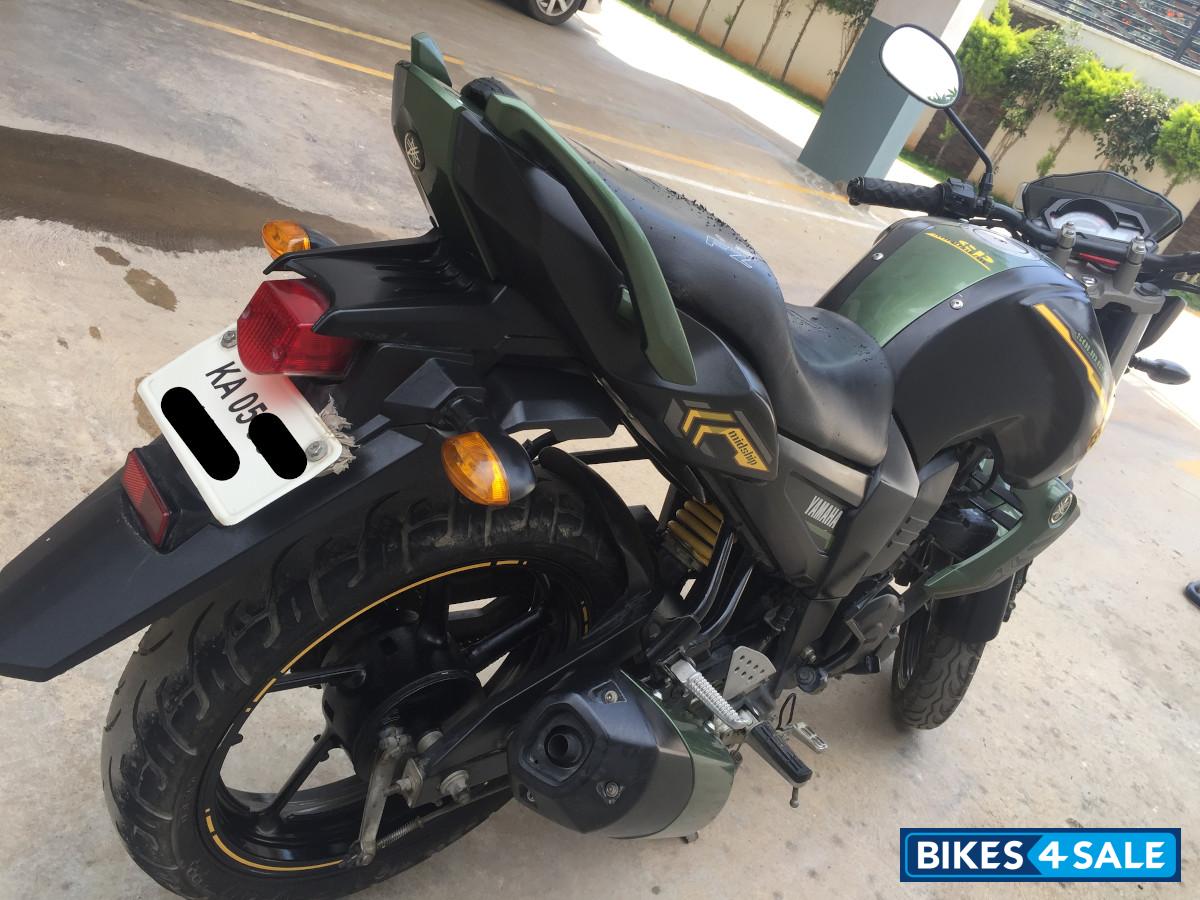 Battle Green Yamaha FZ-S Battle Green Yamaha FZ-S
