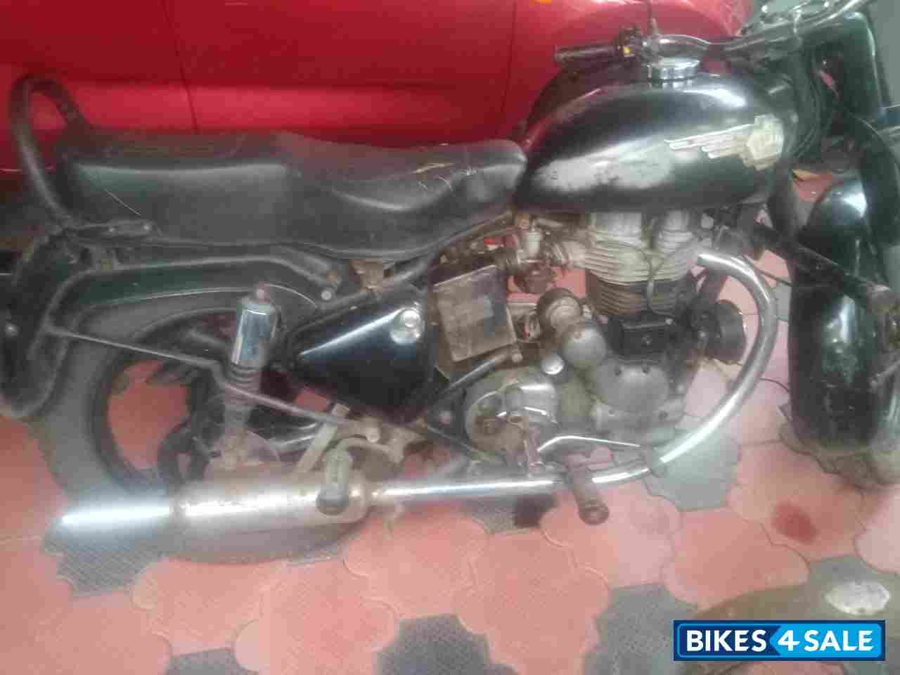 Black Royal Enfield Bullet Standard 350