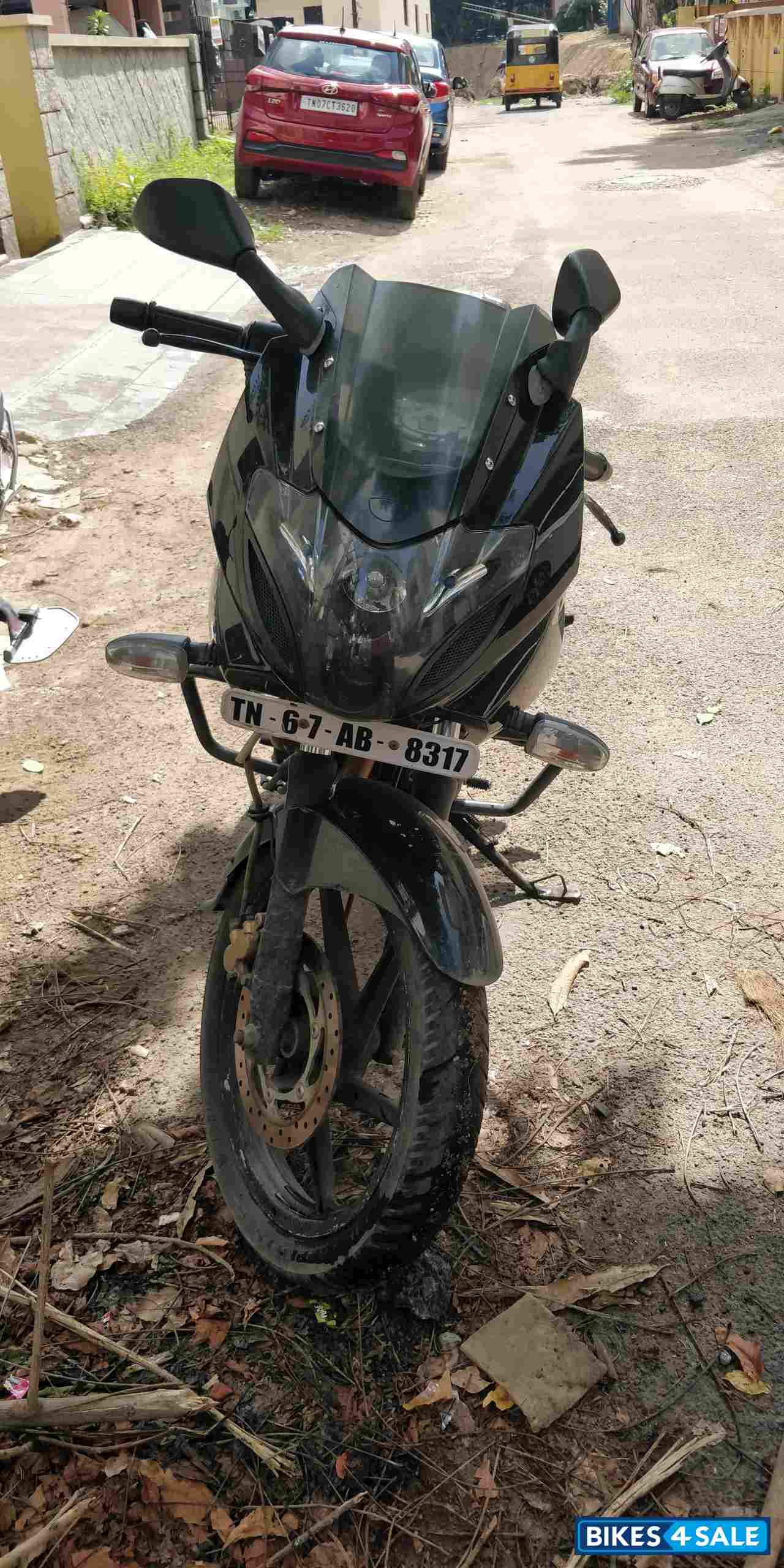 Black Bajaj Pulsar 220F
