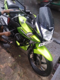 Green Honda CBF Stunner