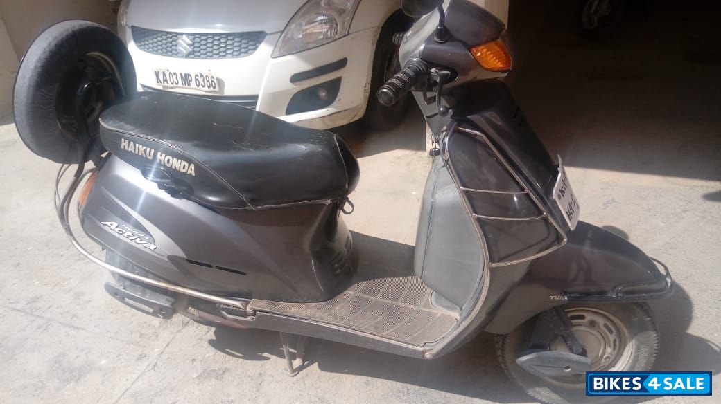 Grey Honda Activa