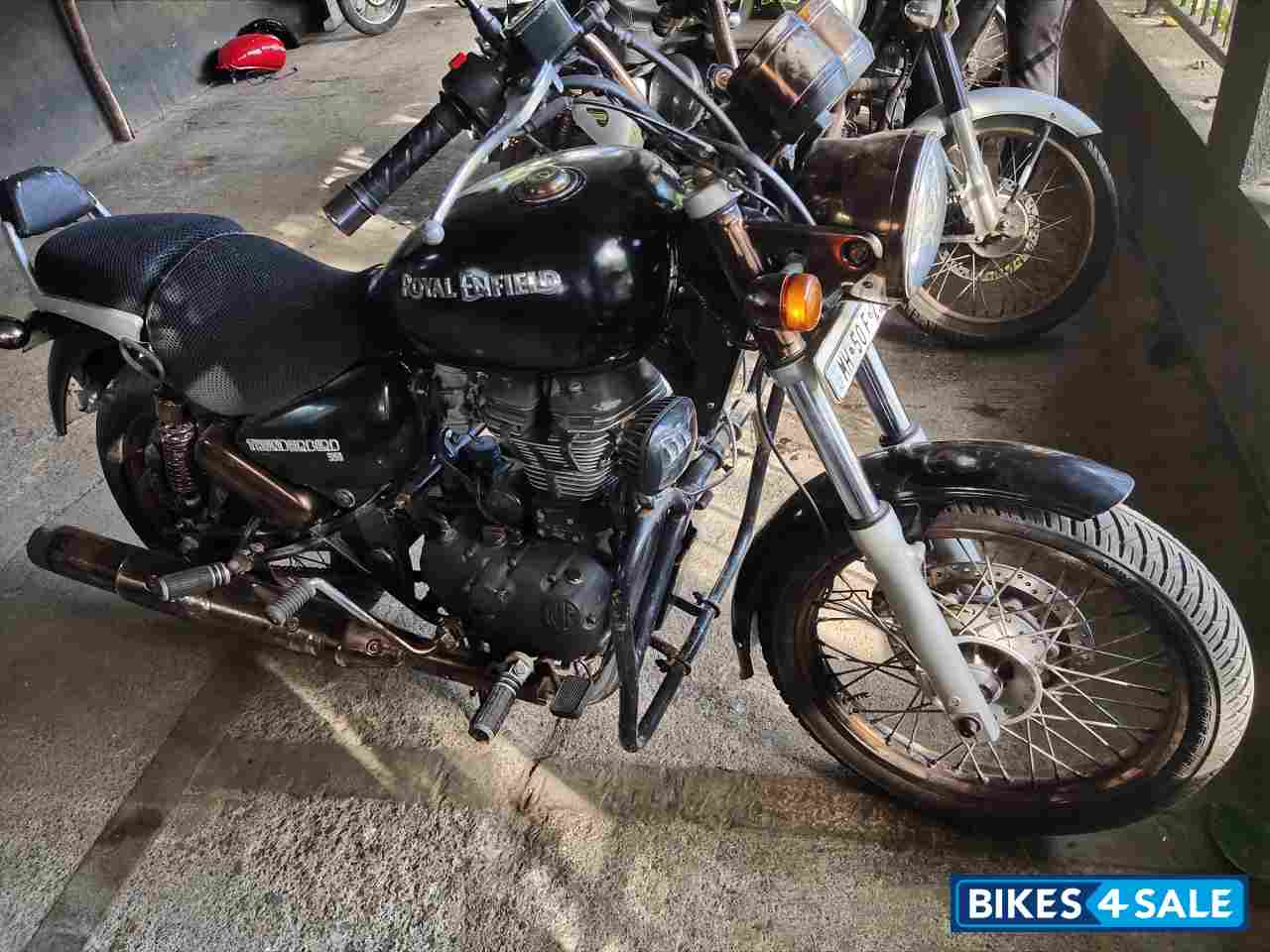 Black Royal Enfield Thunderbird TwinSpark 350