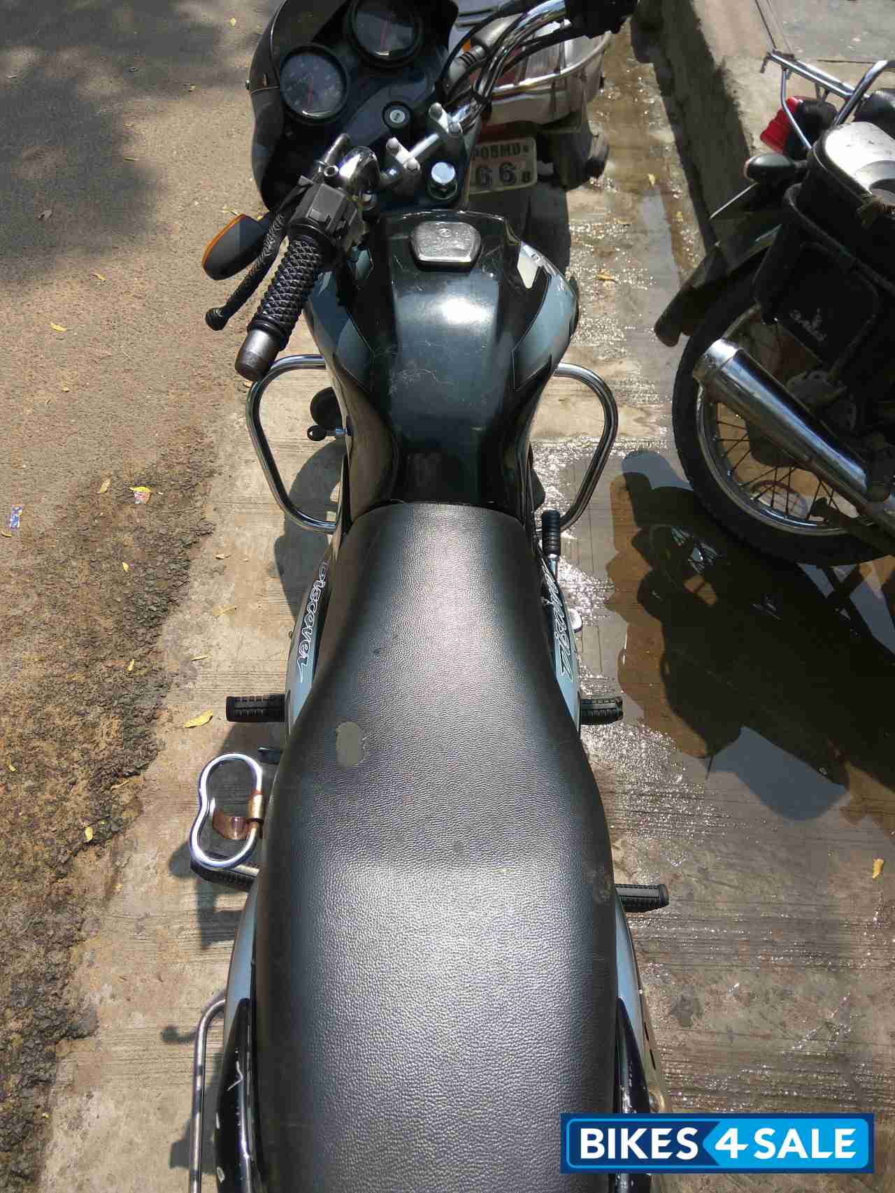 Black/grey Bajaj Discover DTSi 125