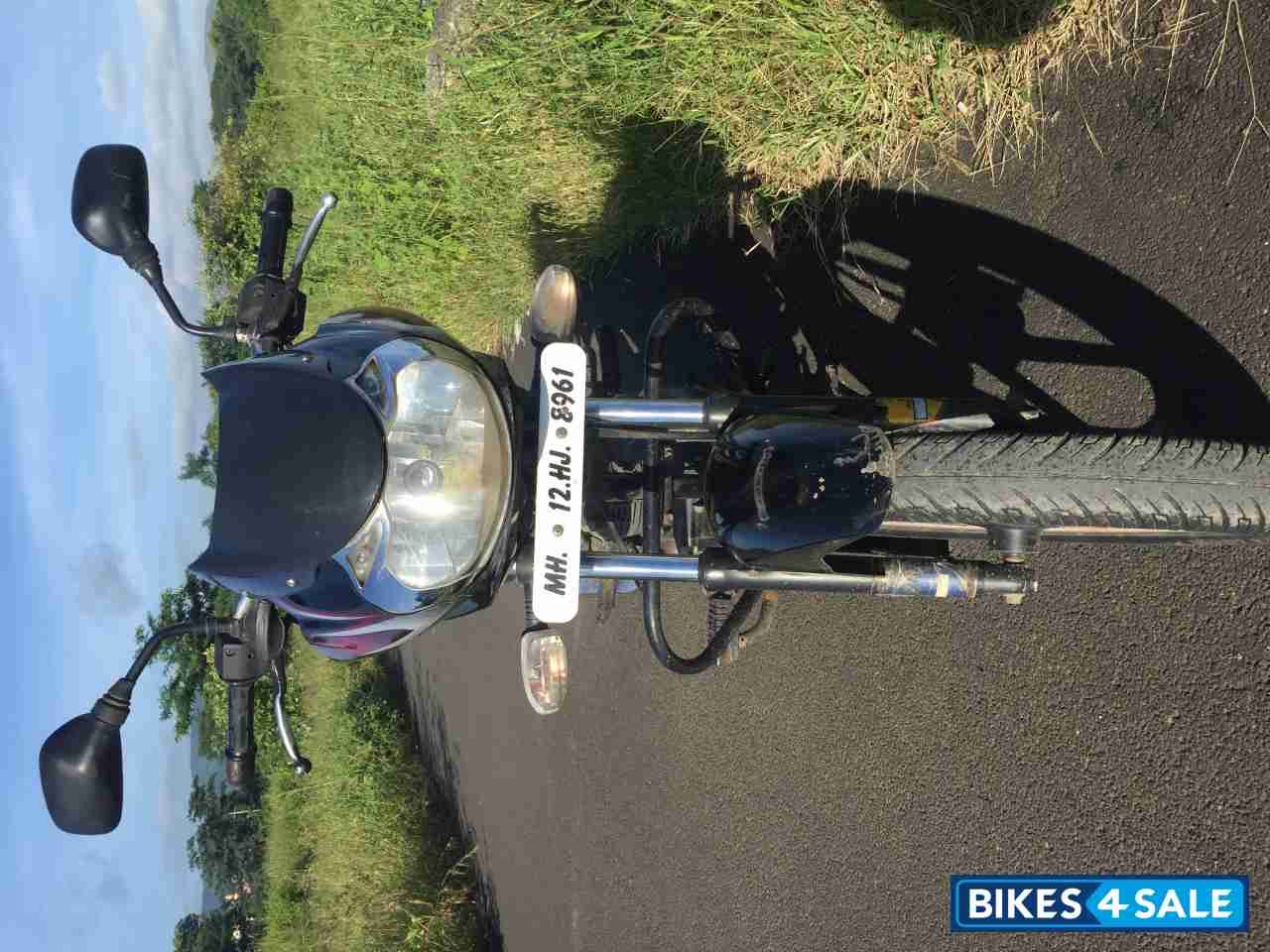 Black & Rad Bajaj Discover 125