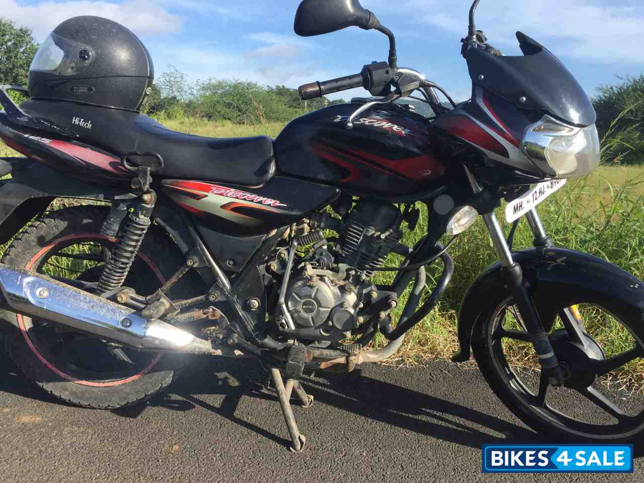 Black & Rad Bajaj Discover 125