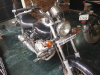 Bajaj Avenger 200 DTS-i