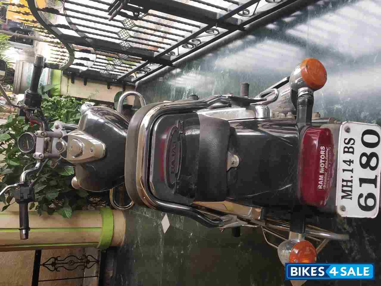 Bajaj Avenger 200 DTS-i