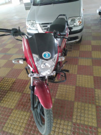 Red Mahindra Centuro