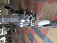 White Bajaj Avenger Cruise 220