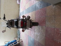 White Bajaj Avenger Cruise 220