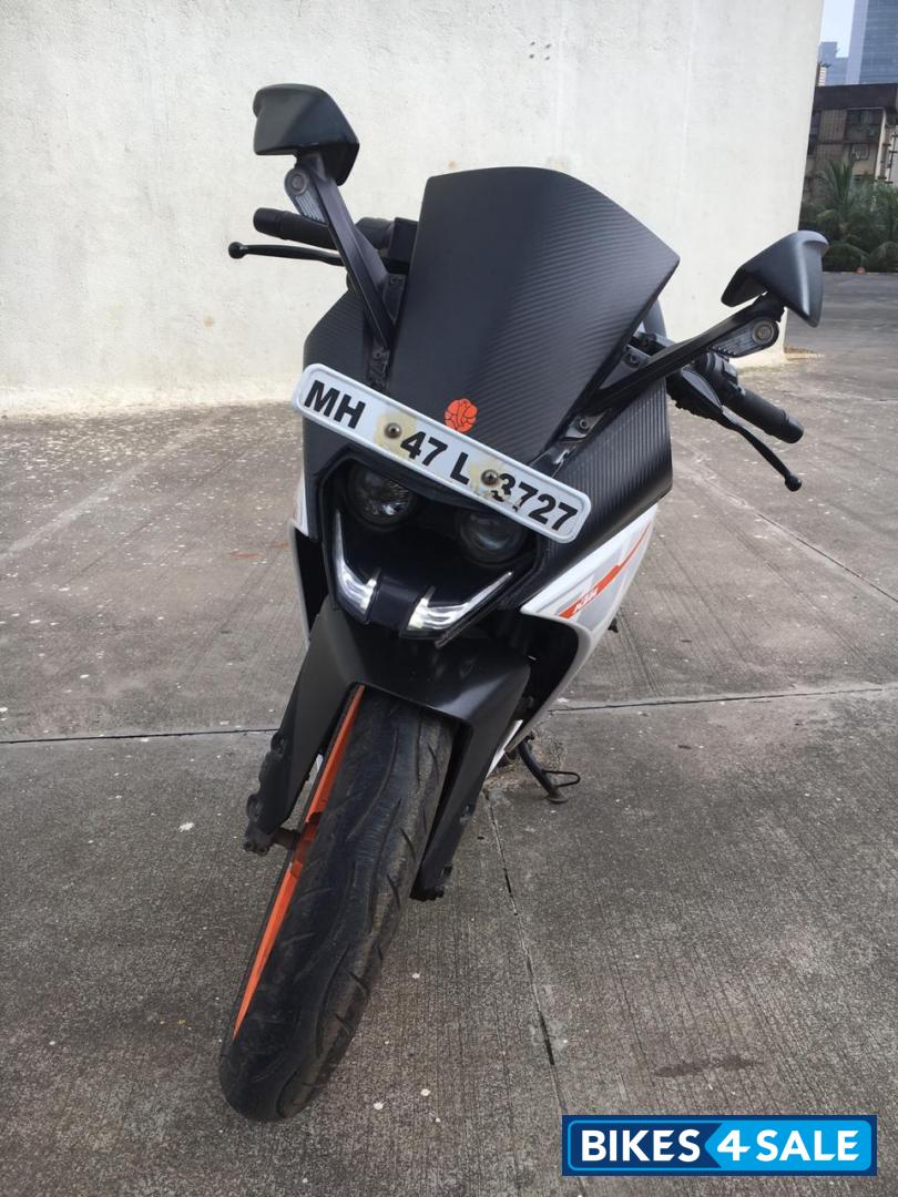 White- Orange KTM RC 390 White- Orange KTM RC 390