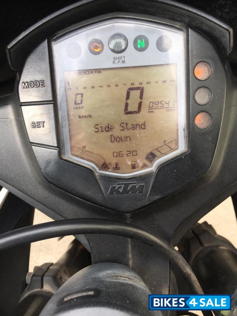 White- Orange KTM RC 390 White- Orange KTM RC 390