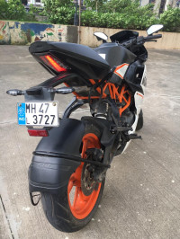 White- Orange KTM RC 390