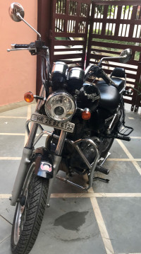 Black Royal Enfield Thunderbird 500