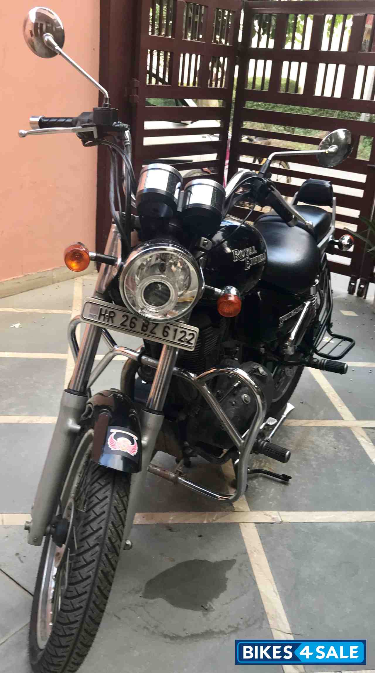 Black Royal Enfield Thunderbird 500