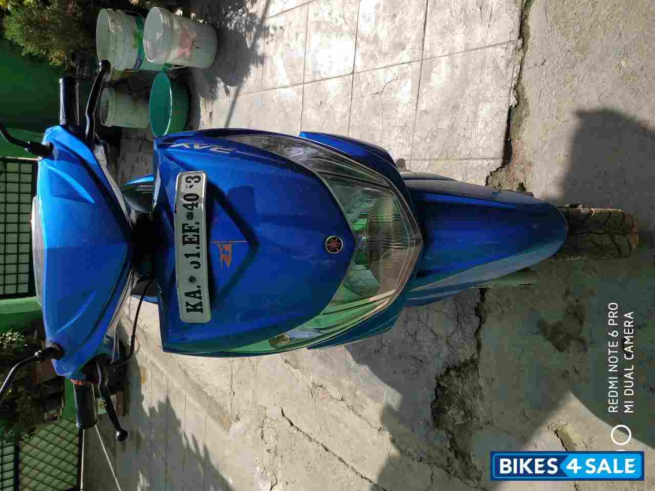 Blue White Yamaha Ray