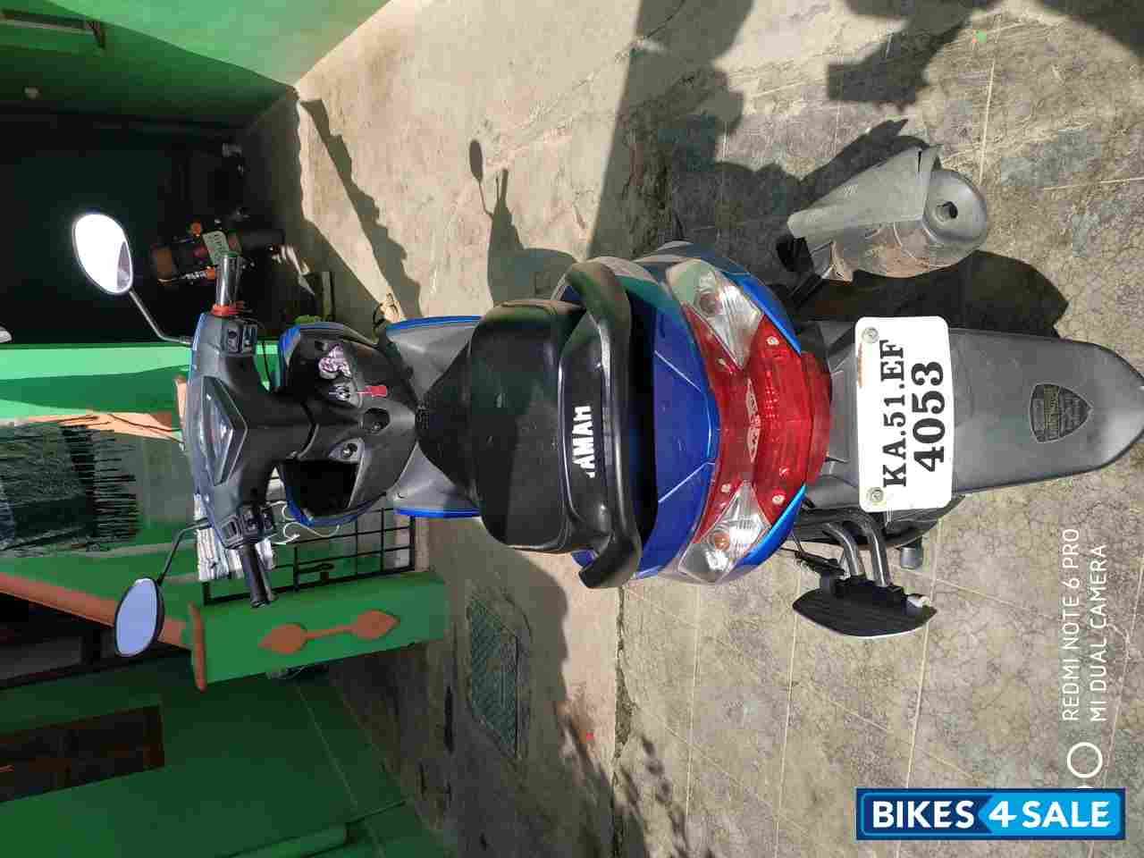 Blue White Yamaha Ray