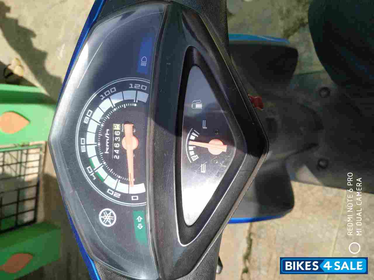 Blue White Yamaha Ray