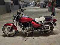 Red Bajaj Avenger 200 DTS-i