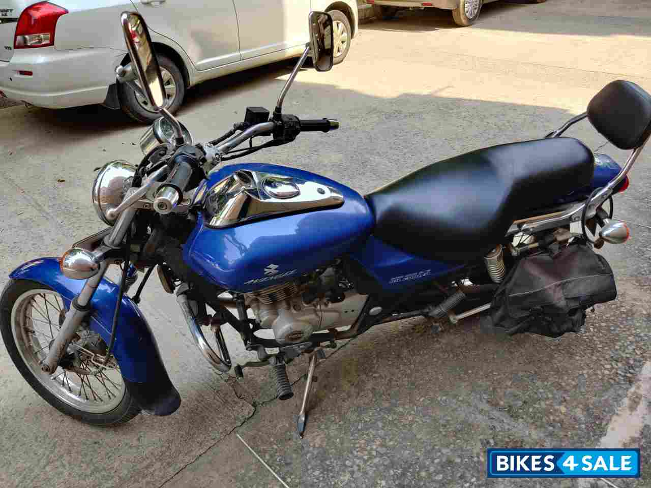 Bajaj Avenger 220 DTS-i