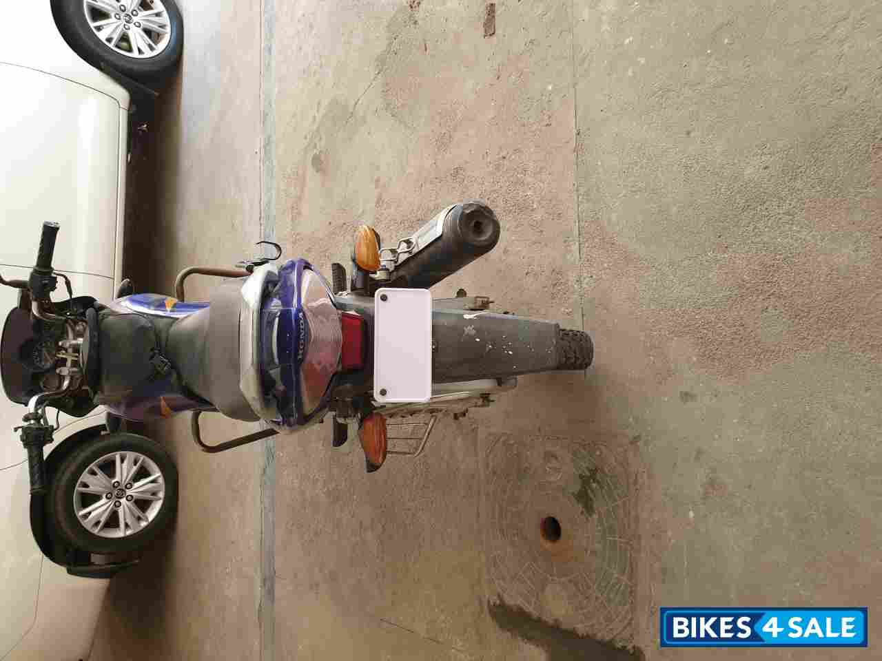 Blue Honda CB Unicorn