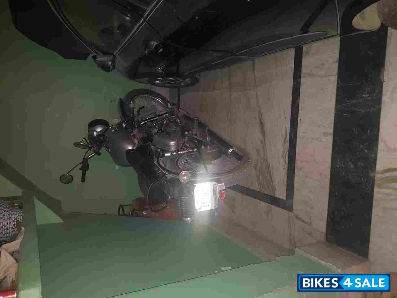 Silver Royal Enfield Bullet Electra Twinspark