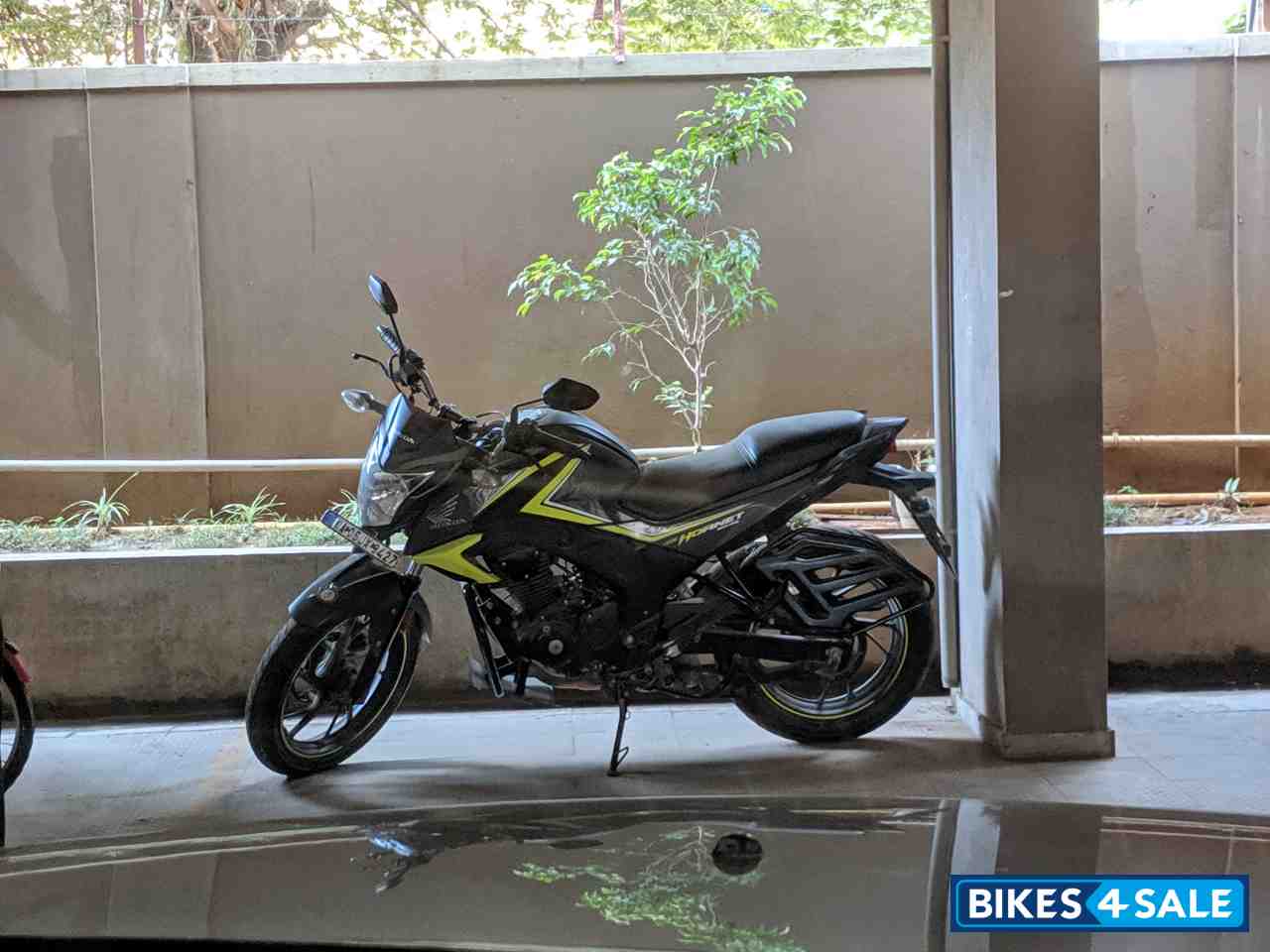 Striking Green Honda CB Hornet 160R