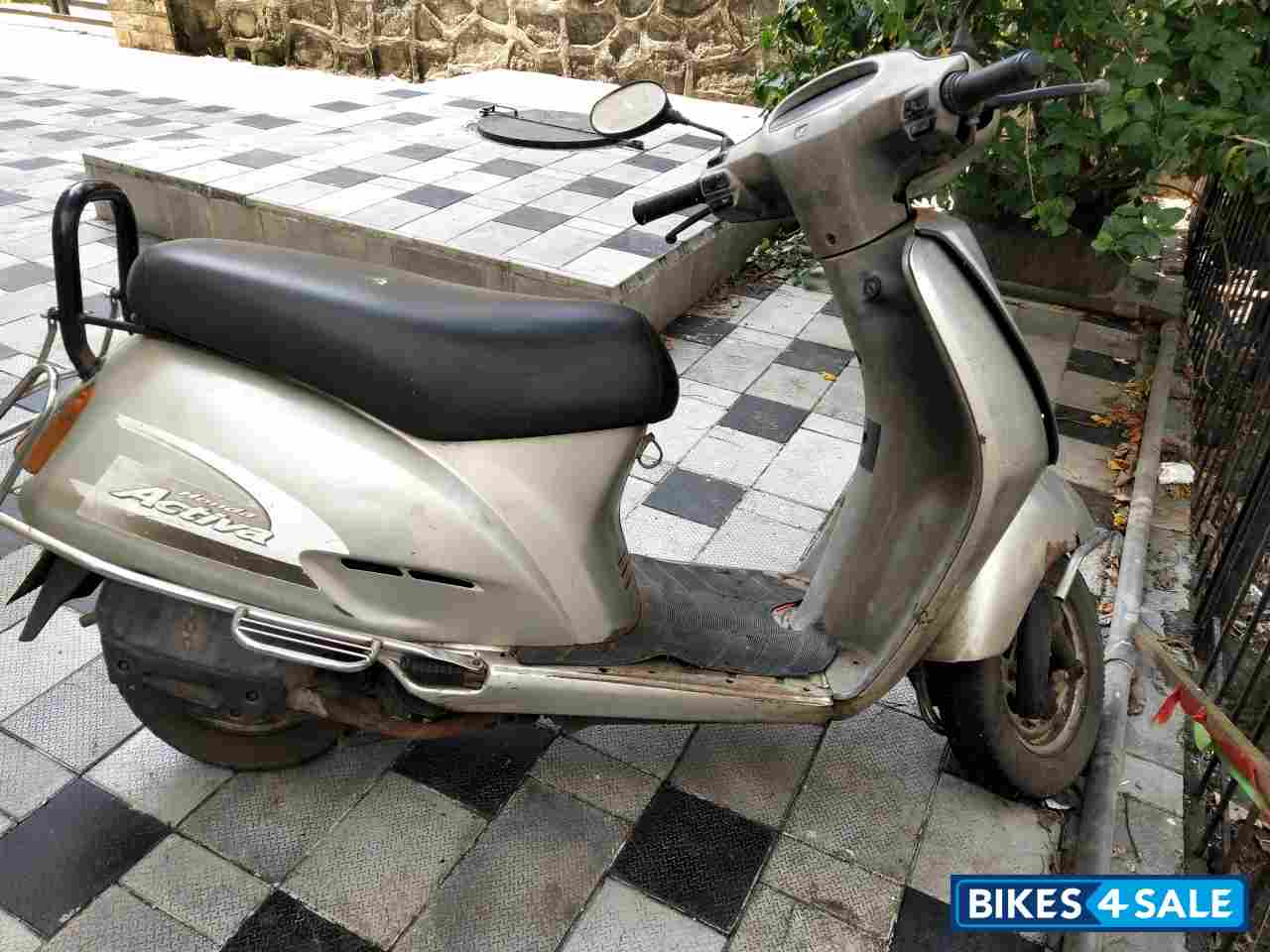 Silver Honda Activa