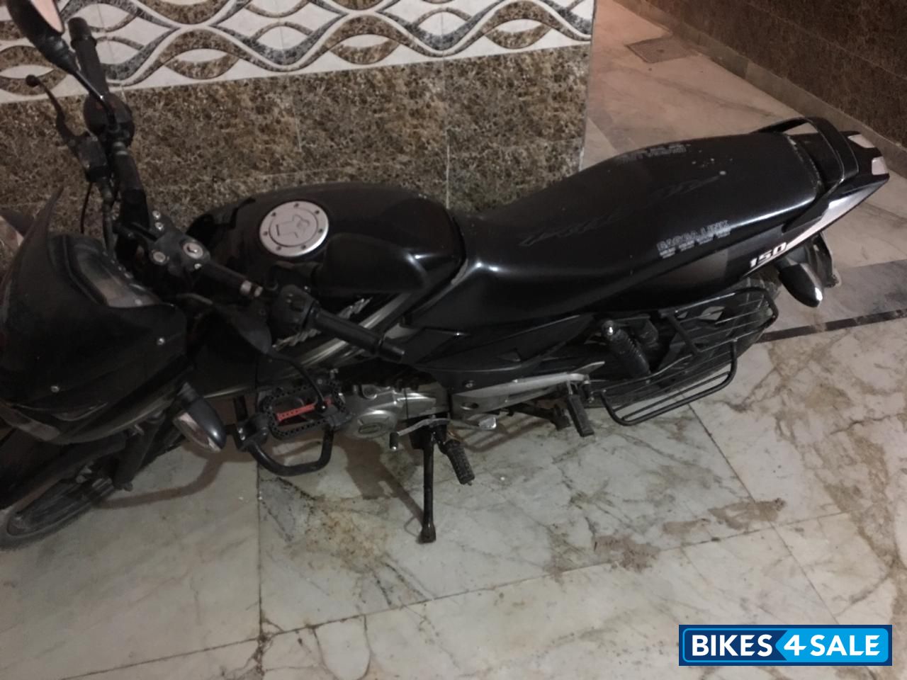 Ebony Black Bajaj Pulsar 150 DTSi