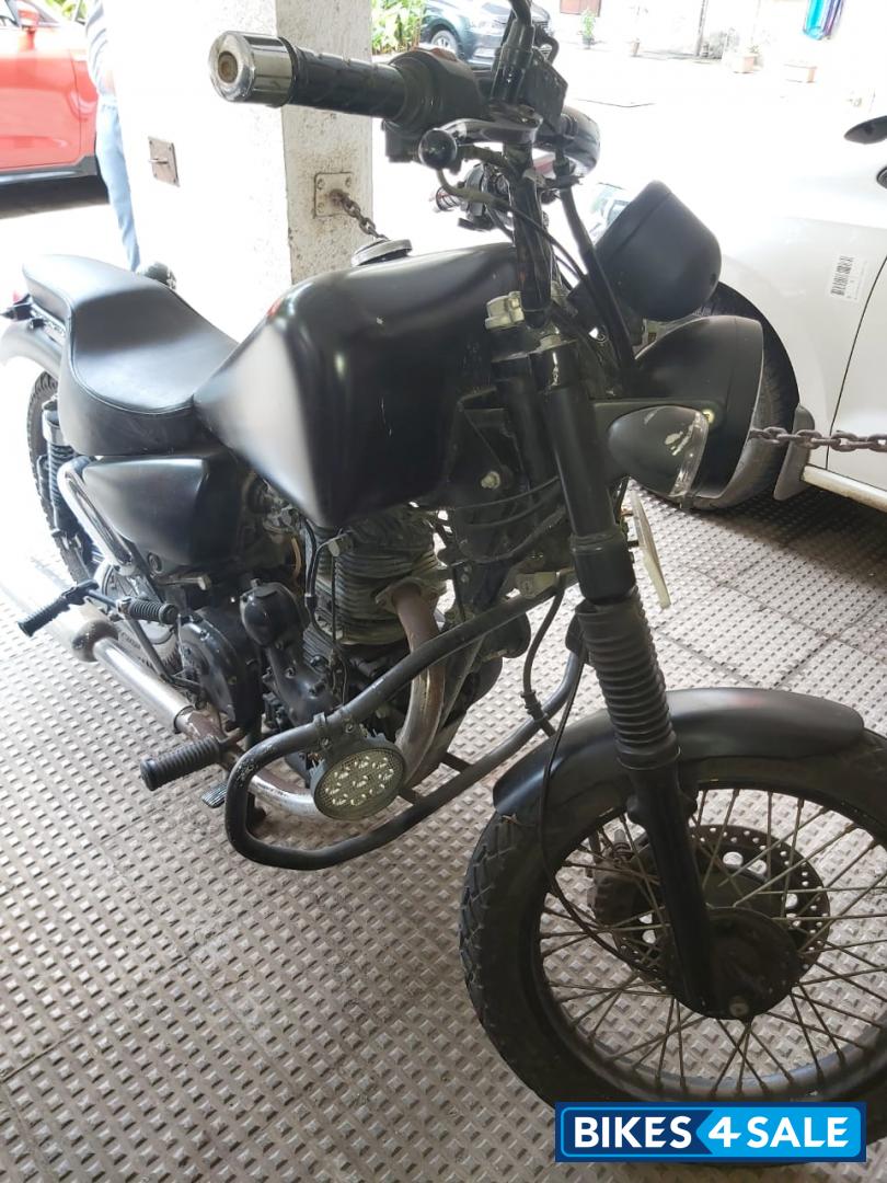 Black Royal Enfield Thunderbird 350