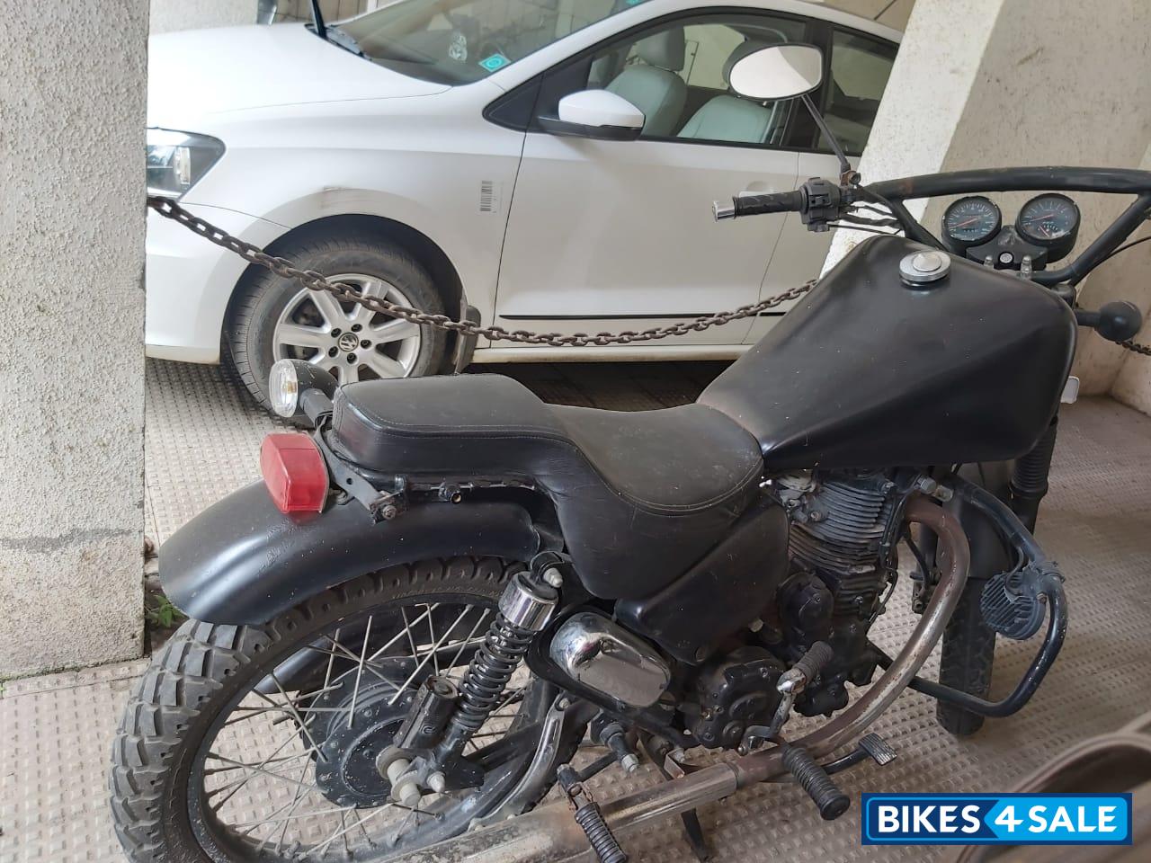 Black Royal Enfield Thunderbird 350