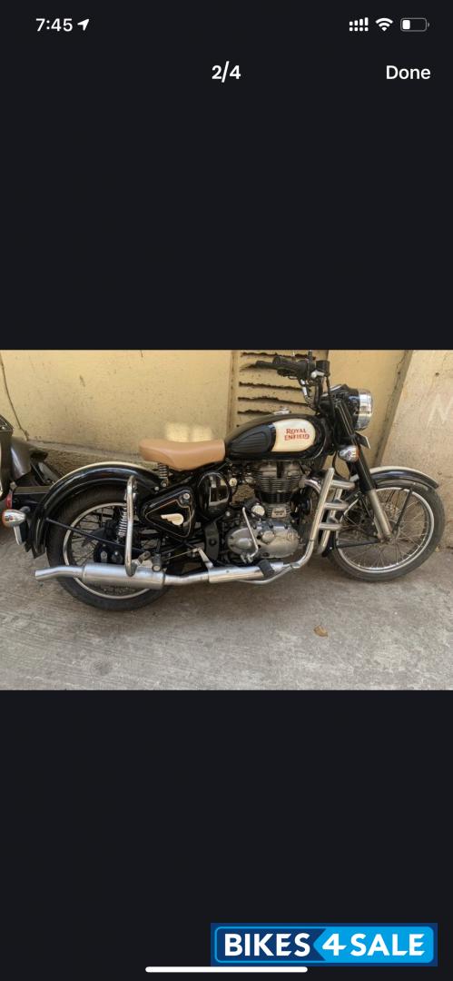 Black Royal Enfield Classic 500