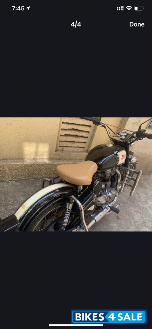Black Royal Enfield Classic 500