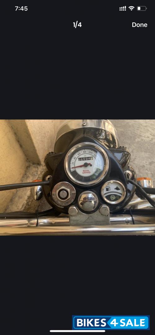 Black Royal Enfield Classic 500
