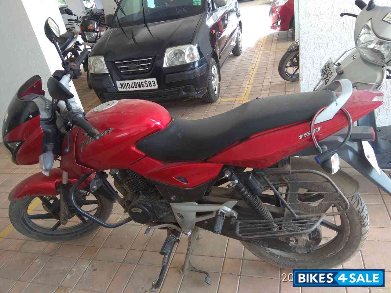 Red Bajaj Pulsar 150 DTSi