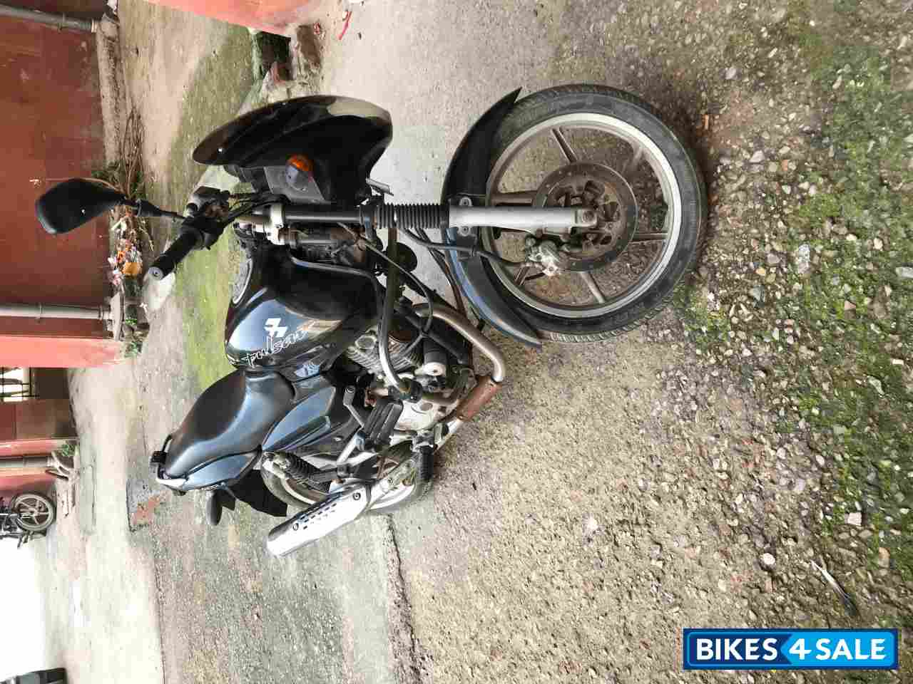 Black Bajaj Pulsar 150 DTSi