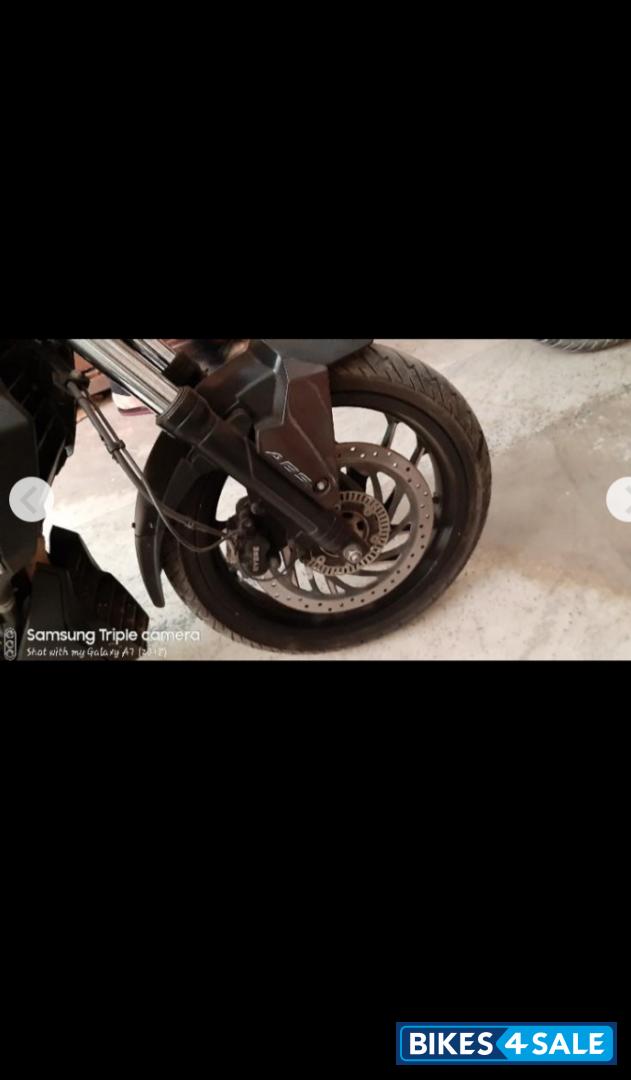 Twilight Plum Bajaj Dominar 400