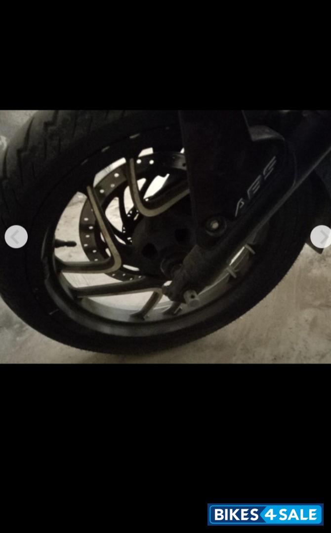 Twilight Plum Bajaj Dominar 400