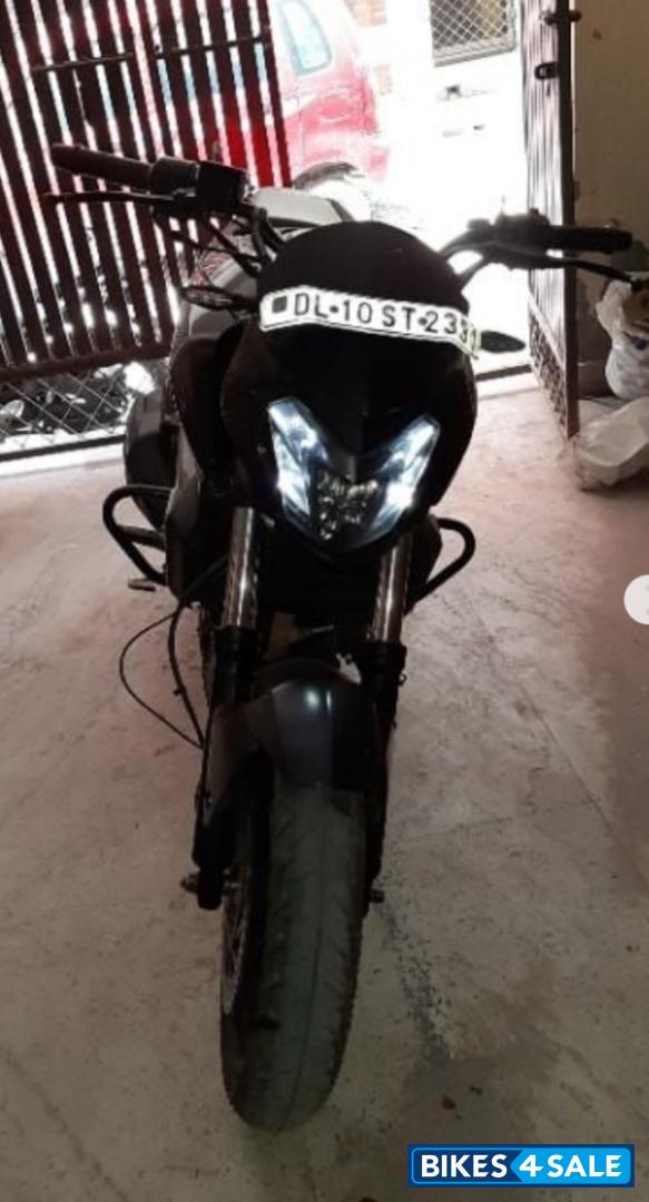 Twilight Plum Bajaj Dominar 400