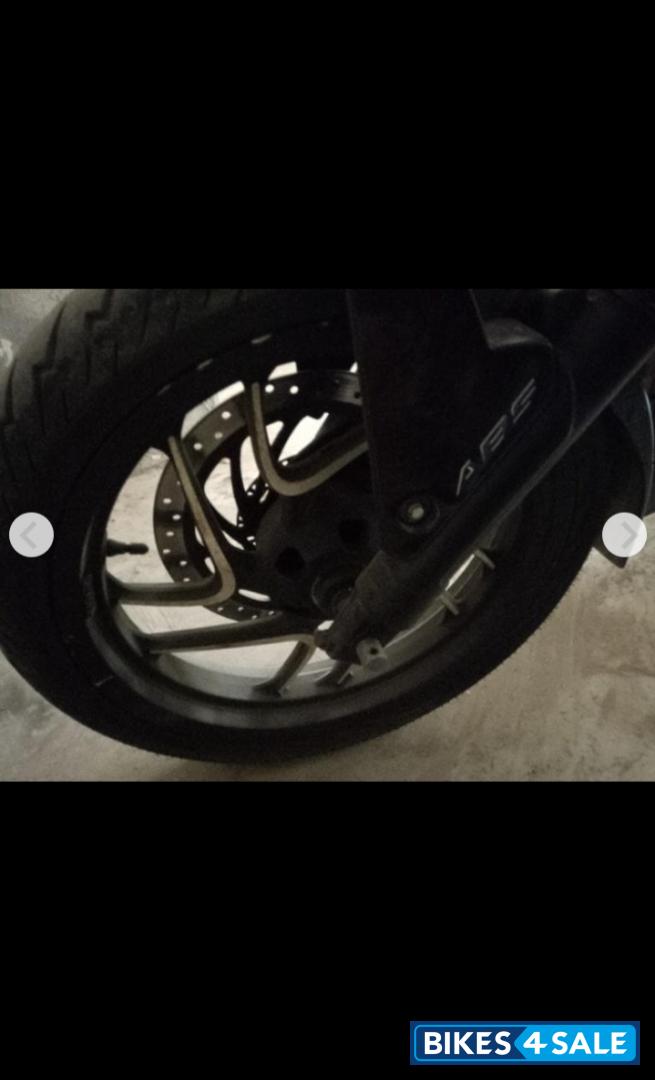 Twilight Plum Bajaj Dominar 400