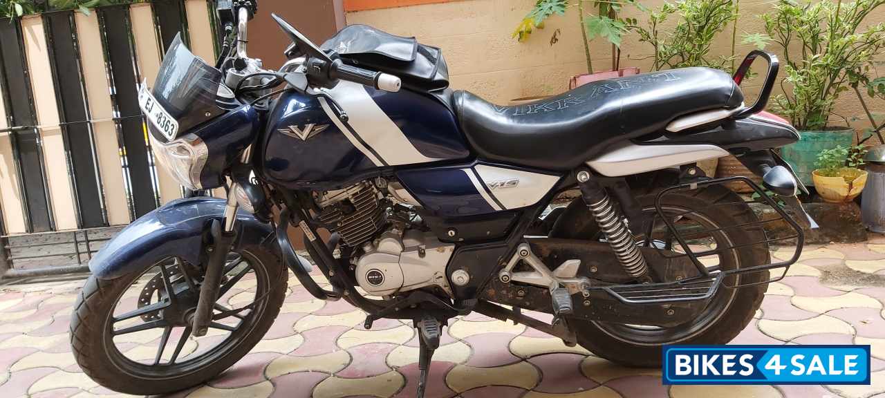 Bajaj V15