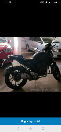 Black Yamaha FZ25