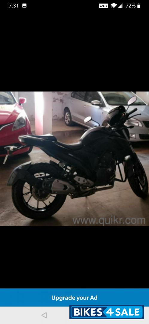 Black Yamaha FZ25