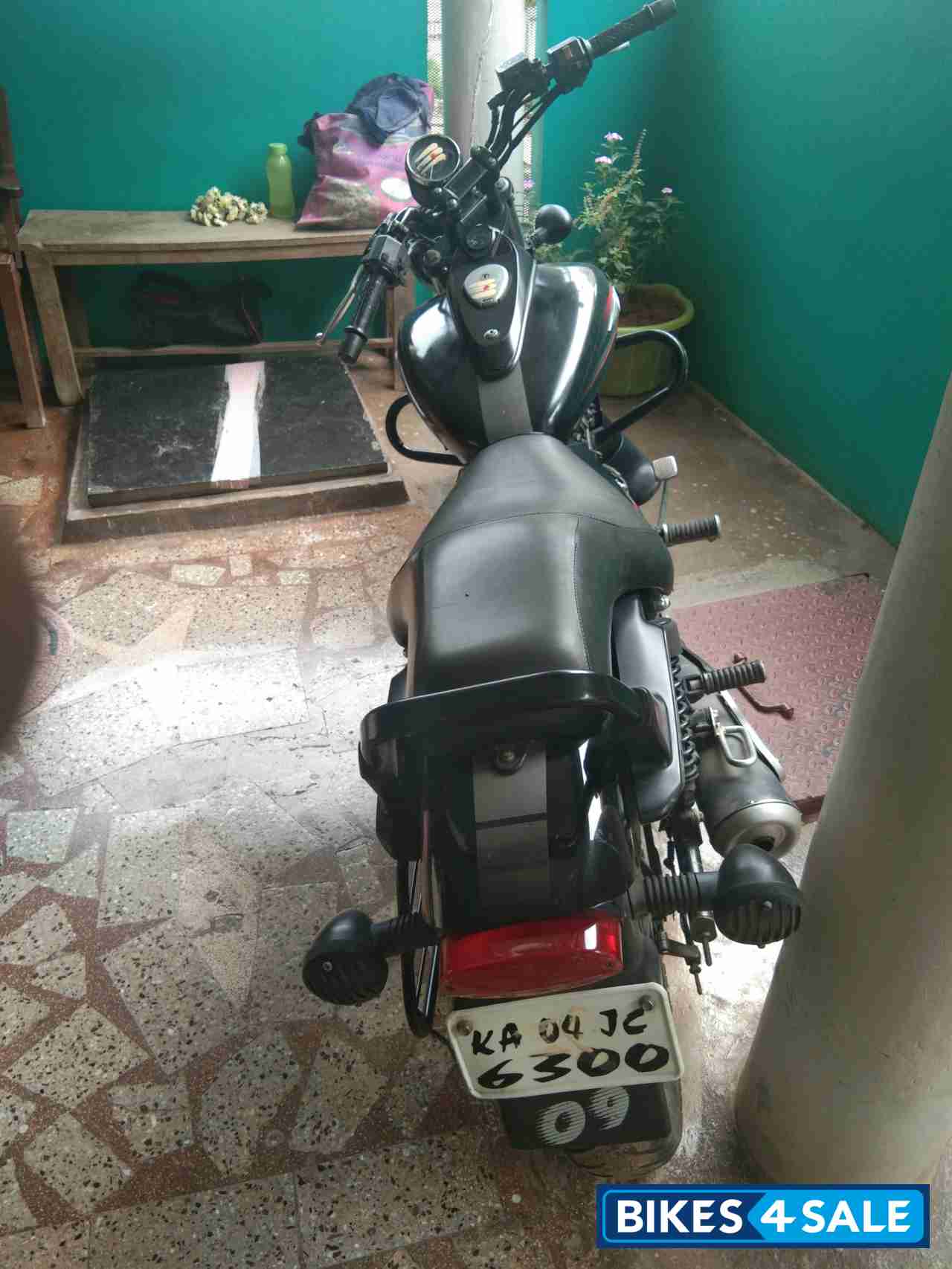 Mat Black Bajaj Avenger Street 220 Mat Black Bajaj Avenger Street 220