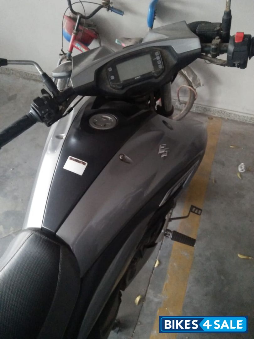 Grey Suzuki Intruder 150