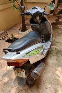 Silver Honda Dio