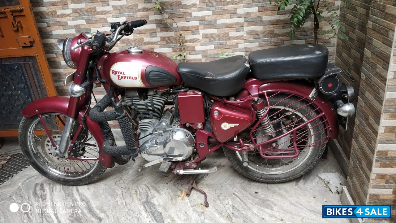 Maroon Royal Enfield Classic 500 Maroon Royal Enfield Classic 500