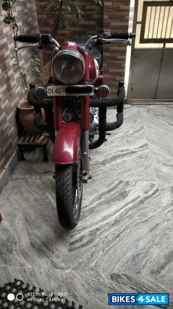 Maroon Royal Enfield Classic 500 Maroon Royal Enfield Classic 500