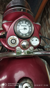 Maroon Royal Enfield Classic 500